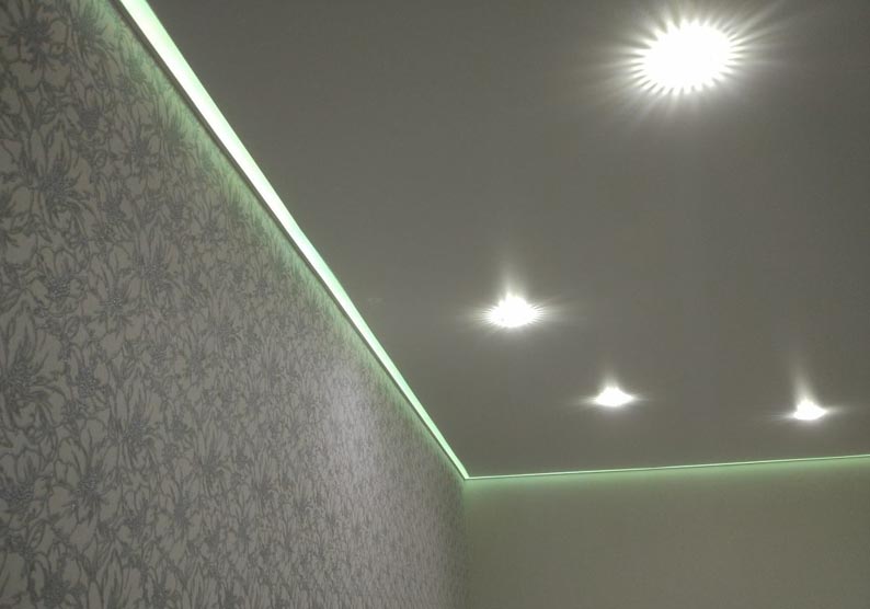 Подсветка на натяжных потолках